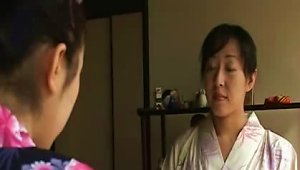 Japan Girl Punish By Her Mum