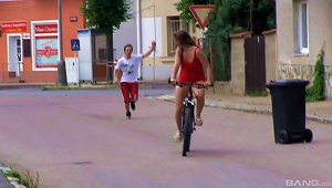 Teen Cutie Takes Time Off Her Bike Ride For An Outdoors Pussy Pounding