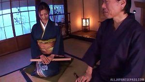Gorgeous Japanese Milf In Traditional Clothing Receives A Hot Facial